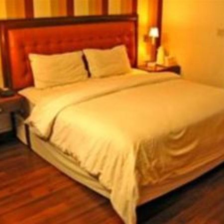 Hotel Metro Continental Delhi  Exteriör bild
