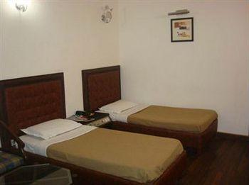 Hotel Metro Continental Delhi  Exteriör bild
