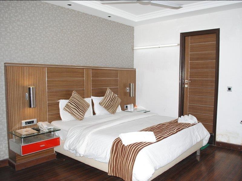 Hotel Metro Continental Delhi  Exteriör bild